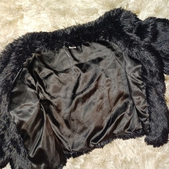 L/Xl Black faux fur Jacket - Picture 3 of 7